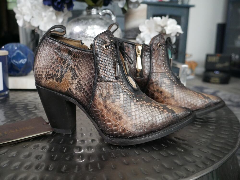 Gorgeous NEW Cuadra Python Snake skin Boots Booties 7